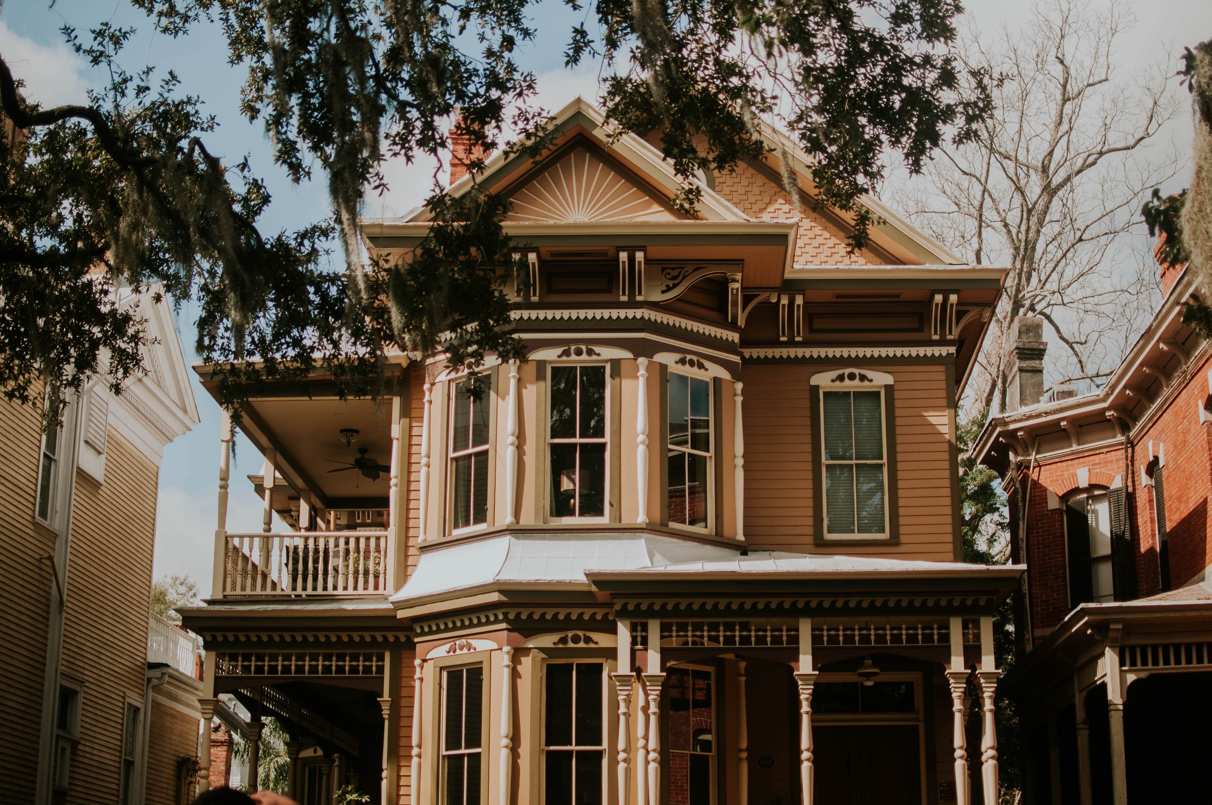 a victorian style house representing changes to property division under the FSAA